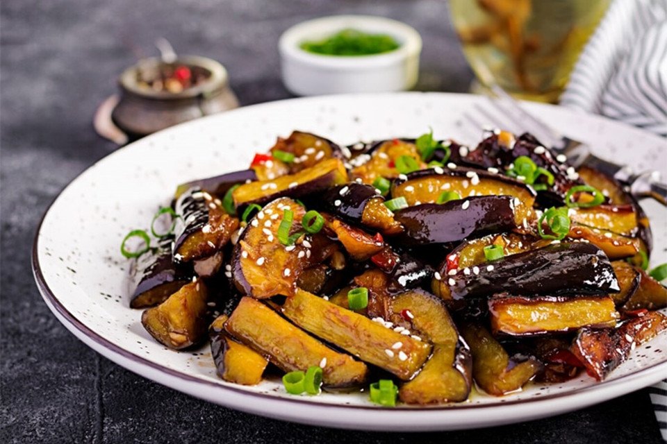 Những lưu ý cần thiết khi chế biến cà tím xào lá lốt