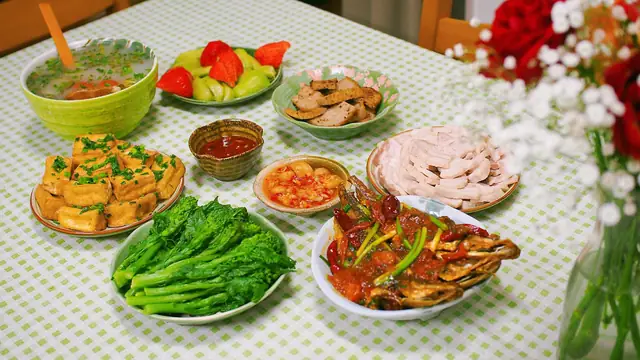 20 Món Ăn Ngon Dễ Làm Tại Nhà: Bữa Cơm Đầy Đặn, Tiết Kiệm