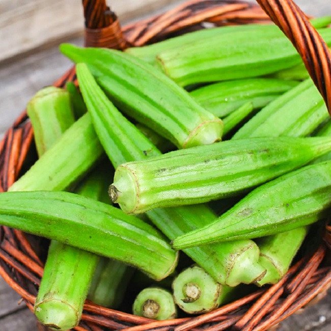 Những trái đậu bắp xanh mướt sẵn sàng chế biến món xào không nhớt