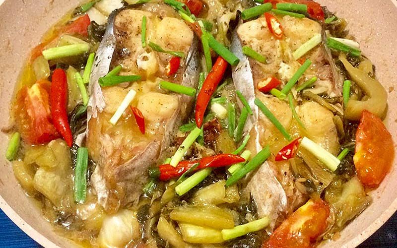 Nồi cá ba sa kho dưa chua chua cay đậm đà, hấp dẫn