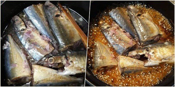 Nồi cá nục kho tộ đang sôi liu riu trên bếp, hương thơm lan tỏa.