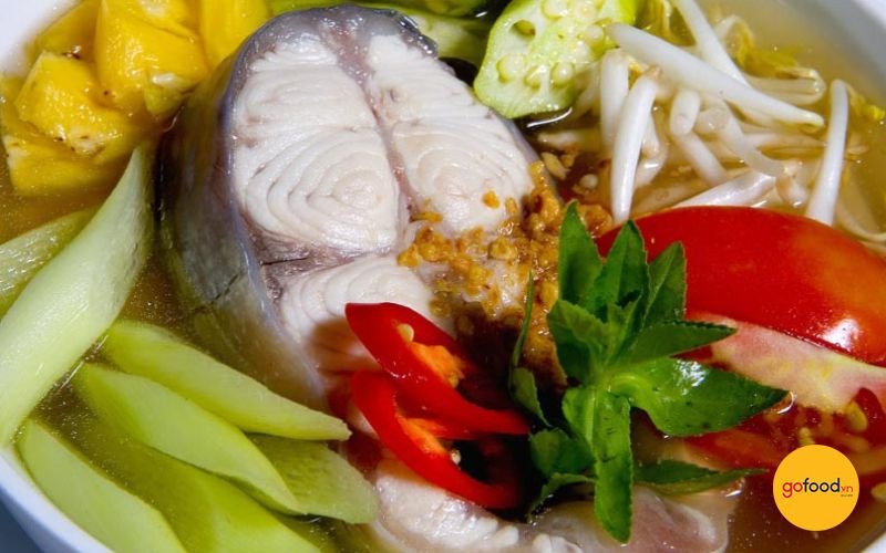 Nồi lẩu cá lăng dọc mùng thơm ngon