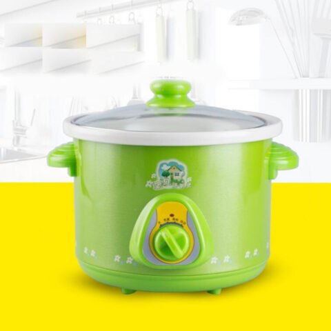 Nồi nấu cháo chậm màu xanh gốm sứ đa năng trên bàn bếp