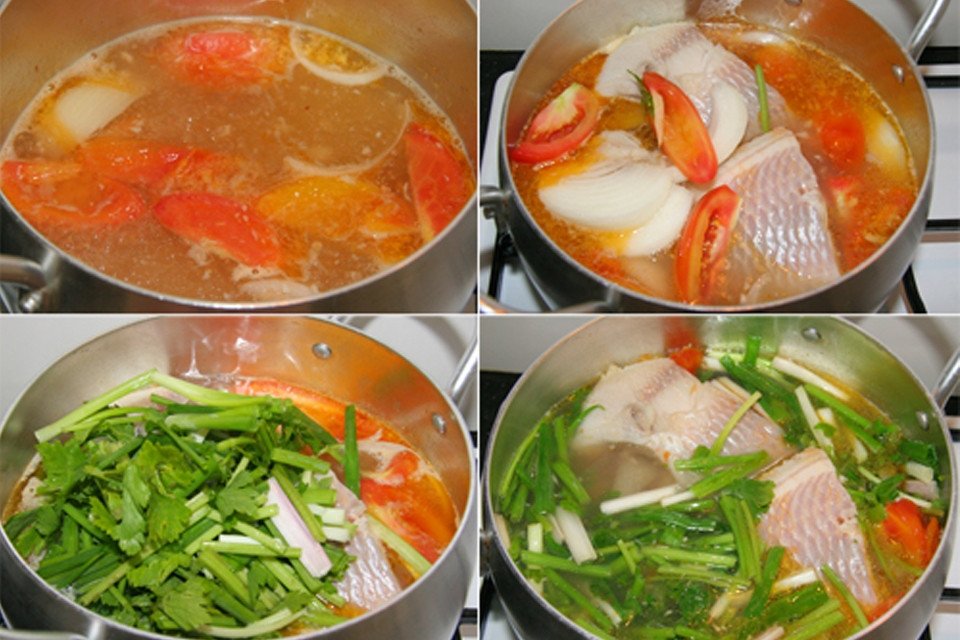 Nồi nước dùng đang sôi với dứa và gia vị, chuẩn bị cho cách nấu canh ngót cà chua