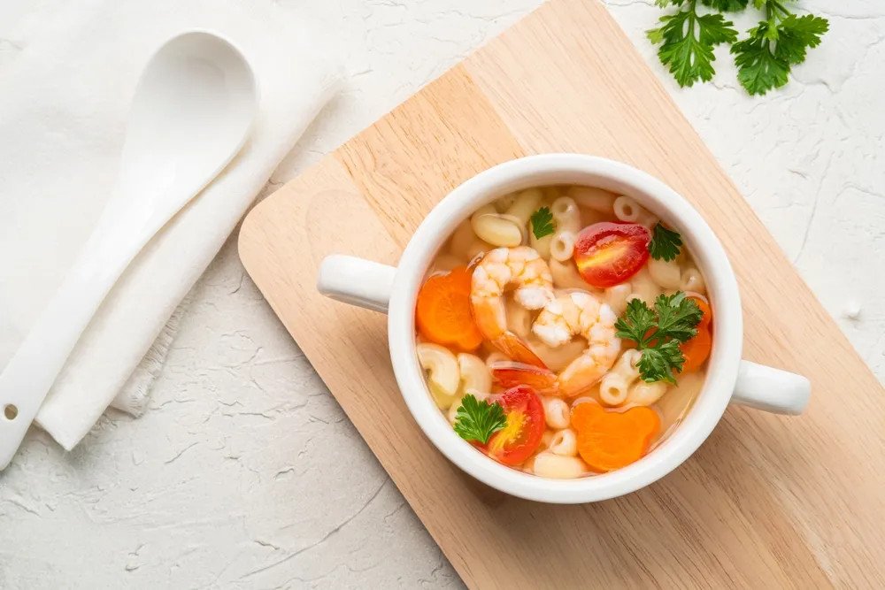 Nui tôm thịt băm rau củ thơm ngon cho bé