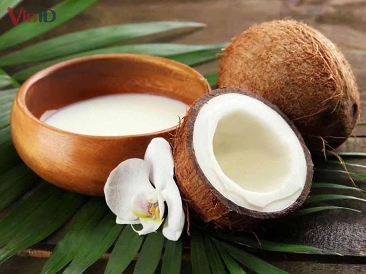 Nước cốt dừa làm từ dừa tươi