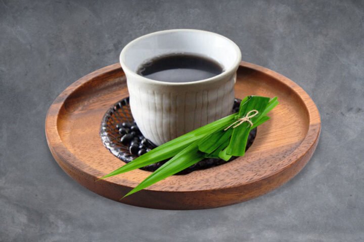 Nước đậu đen lá dứa đường phèn giải nhiệt mùa hè