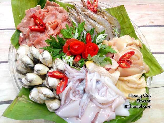 Nước dùng xương hầm cho lẩu thập cẩm