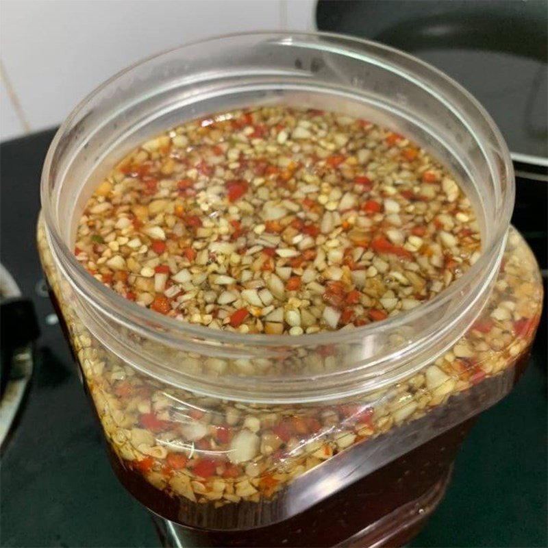 Nước mắm chua ngọt dùng kèm bún thịt nướng