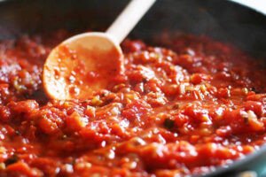 Nước sốt cà chua thịt bằm sánh mịn, đậm đà cho món pasta