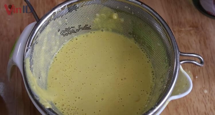 Pha bột làm bánh khọt