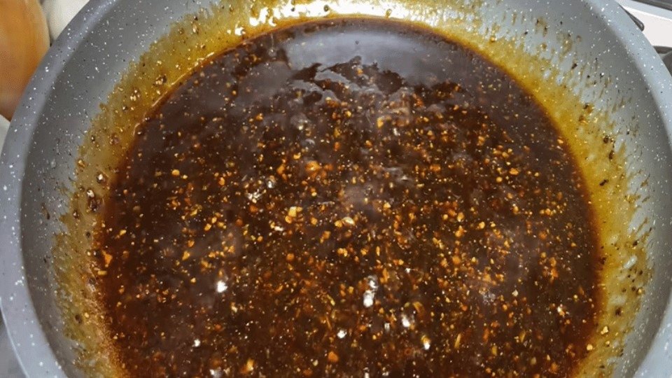 Pha chế sốt dầu hào thơm ngon cho cải thìa xào