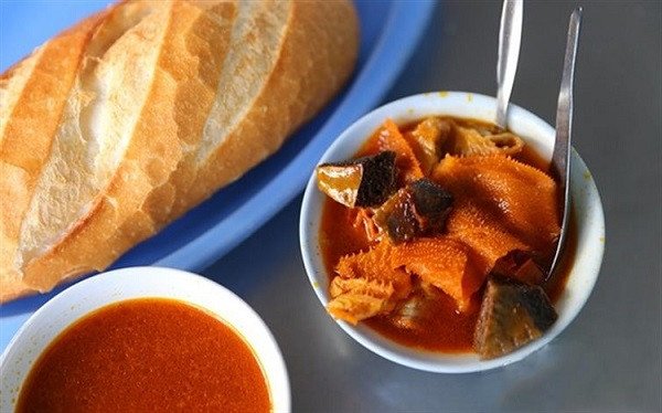 phá lấu bò thơm ngon, món ăn đường phố hấp dẫn