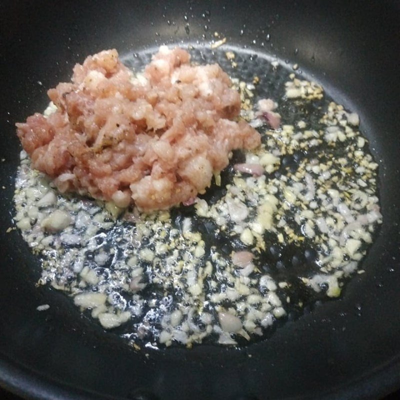 Phi thơm hành tỏi cho nhân bánh tráng lụi