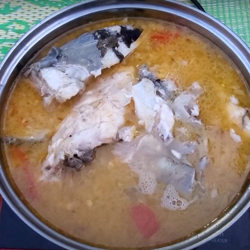 Phi thơm hành tỏi gừng ớt chuẩn bị nấu nước mẻ nhúng cá