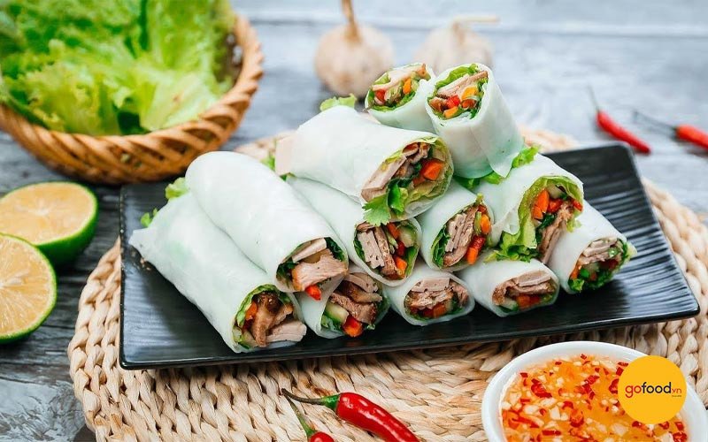 Phở cuốn thịt bò thập cẩm hấp dẫn