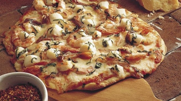 Pizza hải sản thơm ngon hấp dẫn với nguyên liệu vị ngọt tự nhiên