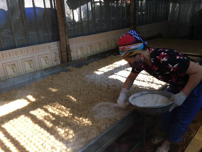 Quá trình ủ và lên men rượu nếp truyền thống