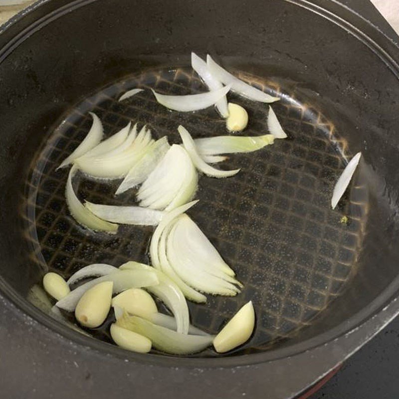 Quy trình xào cà chua với khoai tây đậm đà hương vị