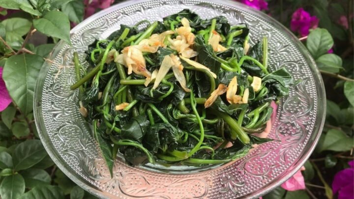 Rau lang xào tỏi xanh mướt không bị đen