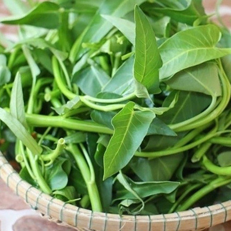 Rau muống đã sơ chế sạch sẽ và cắt ngắn