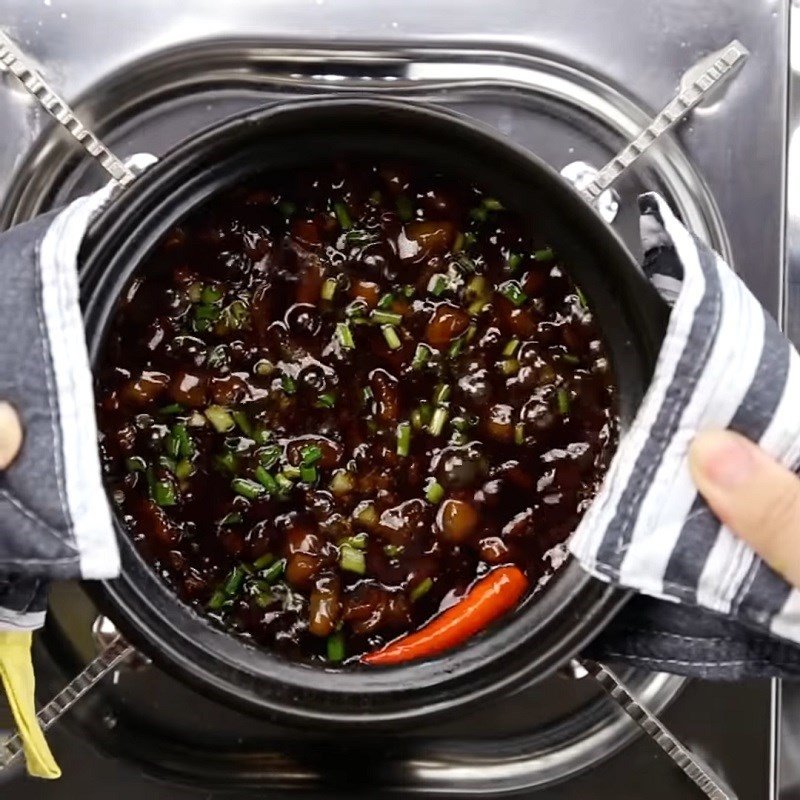 rim kho quẹt tôm khô tóp mỡ trên bếp