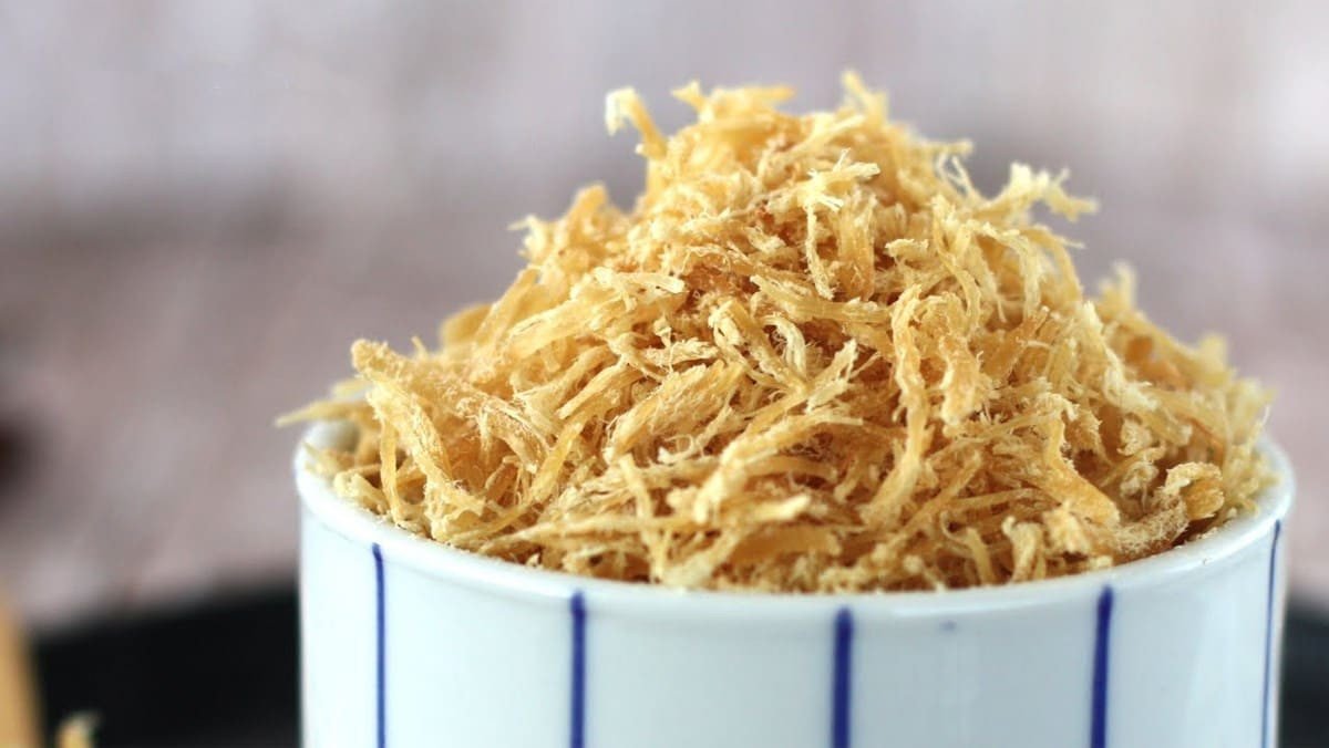 Ruốc gà bông tơi, mềm mịn, dễ ăn, là lựa chọn tiện lợi cho bé ăn cơm