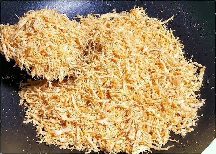 Ruốc thịt heo được sao khô đều tay