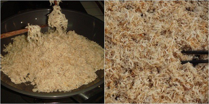 Ruốc thịt lợn đang được rang trên chảo với lửa nhỏ