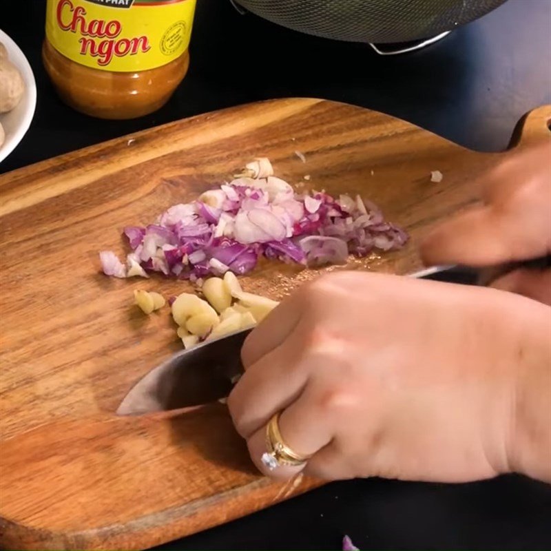 sả và gừng băm nhỏ