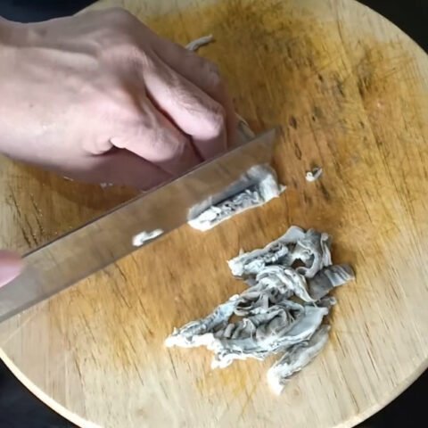 Sách bò đã được sơ chế sạch sẽ và cắt miếng vừa ăn