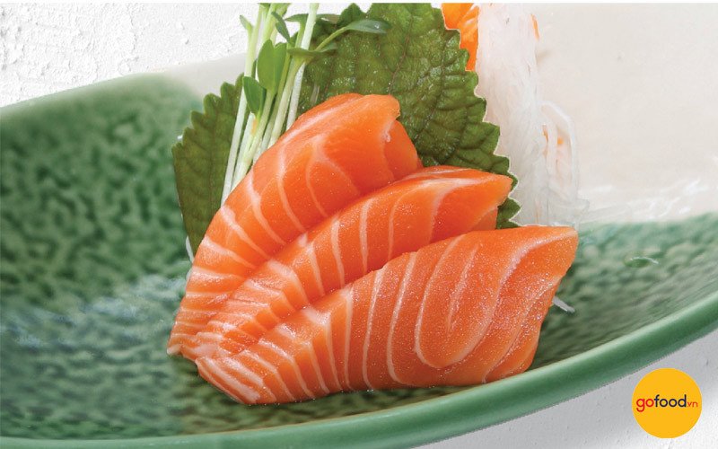 Sashimi cá hồi tươi sống đầy hấp dẫn