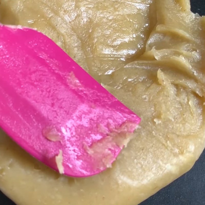 Sên nhân hạt sen thơm bùi, sánh mịn cho vỏ bánh dẻo