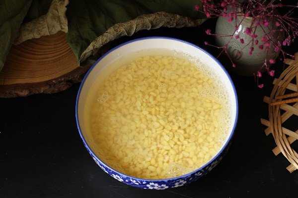 Sơ chế đậu xanh làm nhân bánh xu xê