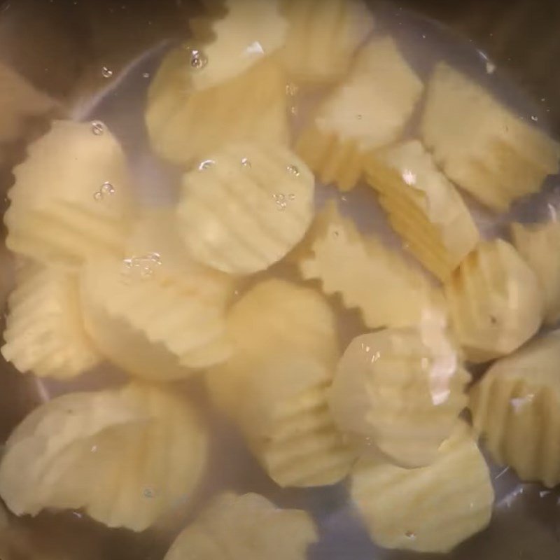 Sơ chế khoai lang và chuối sáp