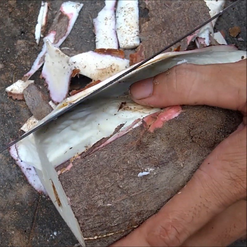 Sơ chế khoai mì làm bánh sắn Phú Thọ