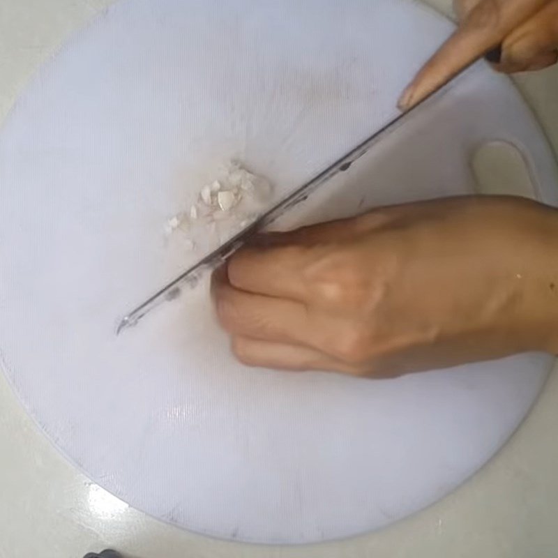 Sơ chế nguyên liệu canh cải bó xôi thịt băm