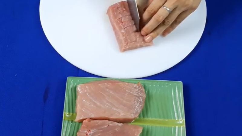 Sơ chế thịt heo trước khi ướp