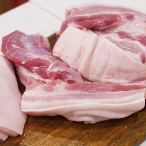 Sơ chế tỏi ớt cho thịt heo ngâm nước mắm