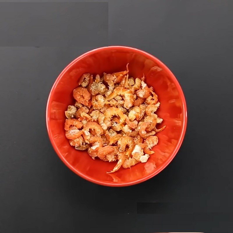 sơ chế tôm khô cho món kho quẹt