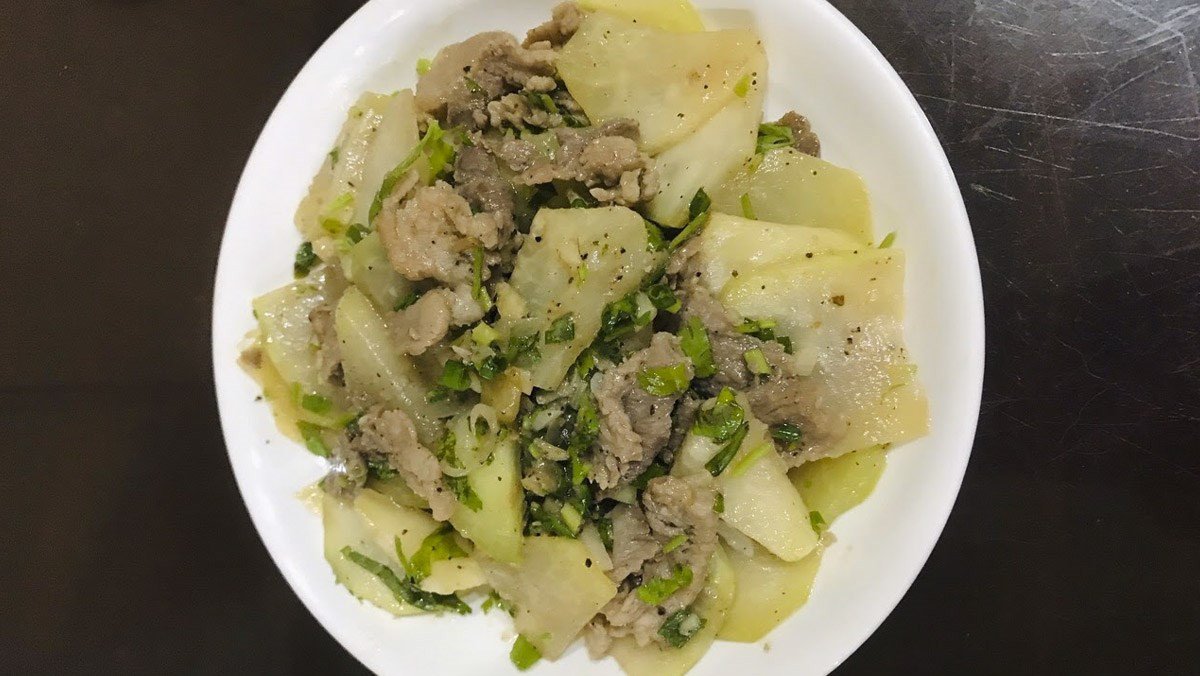 Su hào xào thịt heo