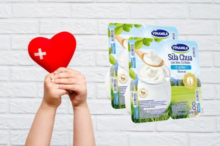 Sữa chua ít đường Vinamilk 100g đem lại nhiều công dụng hữu ích cho sức khoẻ