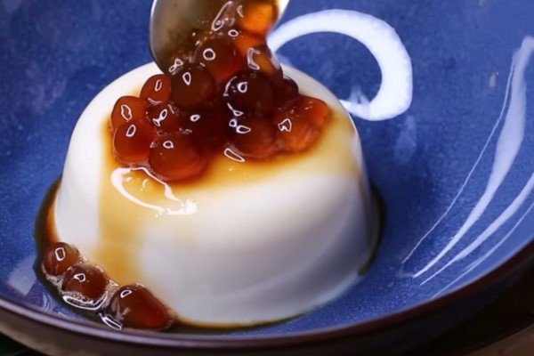 Tàu hũ Singapore mềm mịn cùng trân châu đường đen hấp dẫn