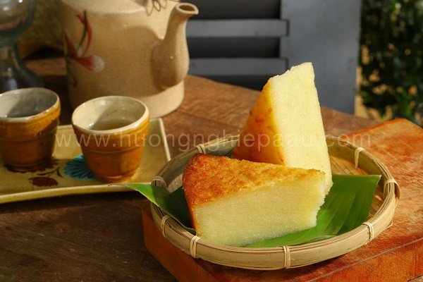 thành phẩm bánh khoai mì nướng sau khi hoàn thành cắt miếng