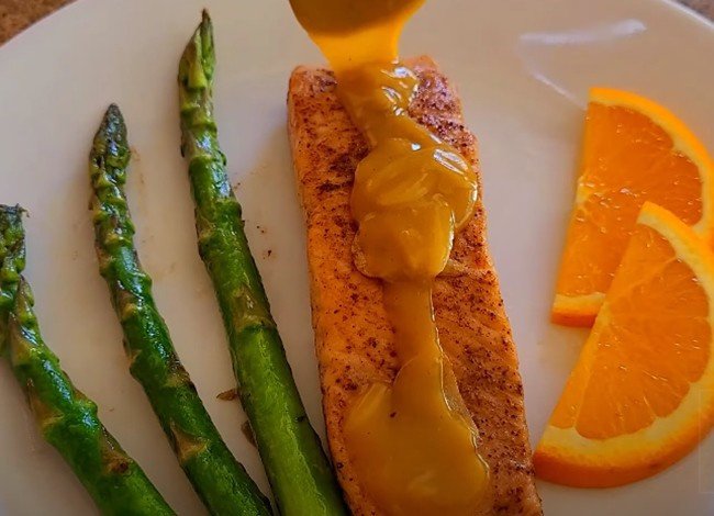 Thành phẩm cá hồi sốt cam tươi