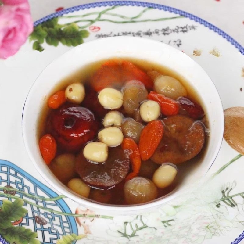 Thành phẩm chè long nhãn táo đỏ thanh mát