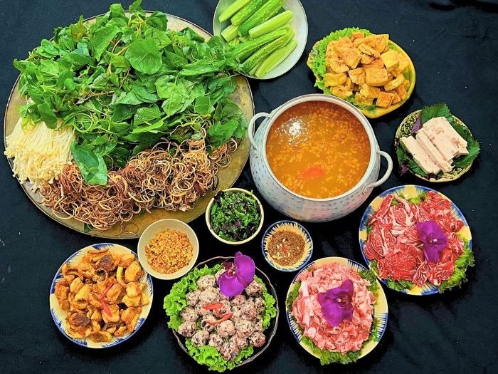 thành phẩm lẩu cua đồng thập cẩm nóng hổi