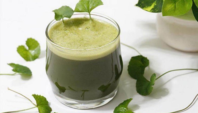 Thành phẩm ly nước rau má sữa tươi thơm ngon, béo ngậy