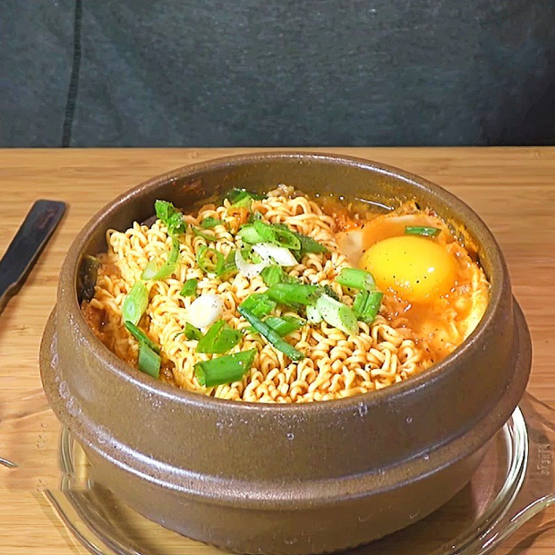 Thành phẩm mì cay kim chi hấp dẫn