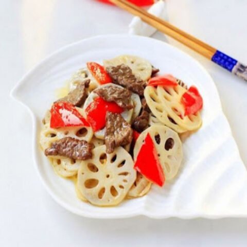 Thành phẩm món củ sen xào bò hấp dẫn